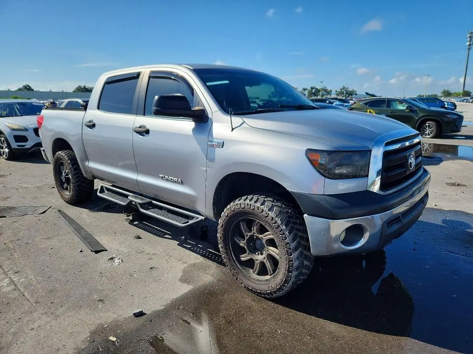 2010 TOYOTA TUNDRA CREWMAX SR5  