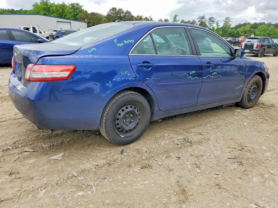 2010 TOYOTA CAMRY LE  