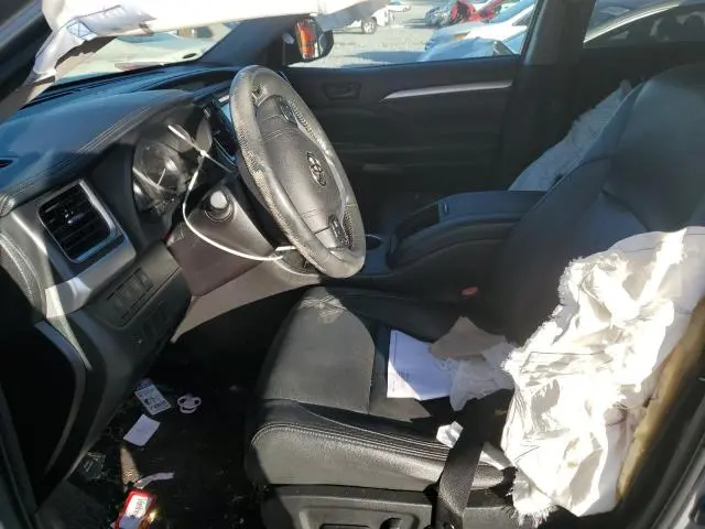 2016 TOYOTA HIGHLANDER LE  