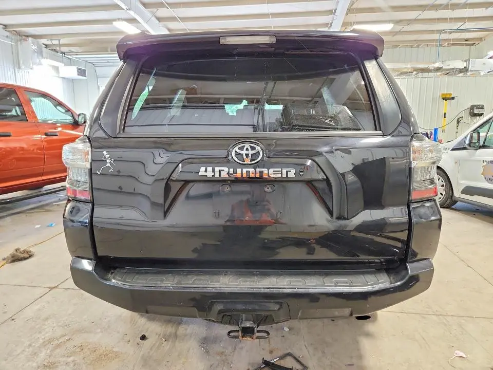 2021 TOYOTA 4RUNNER SR5  