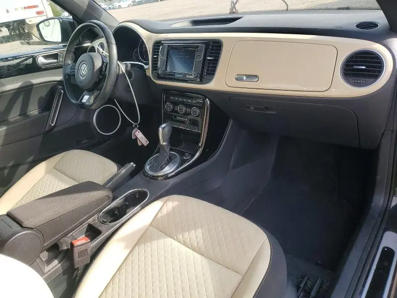 2019 VOLKSWAGEN BEETLE S  