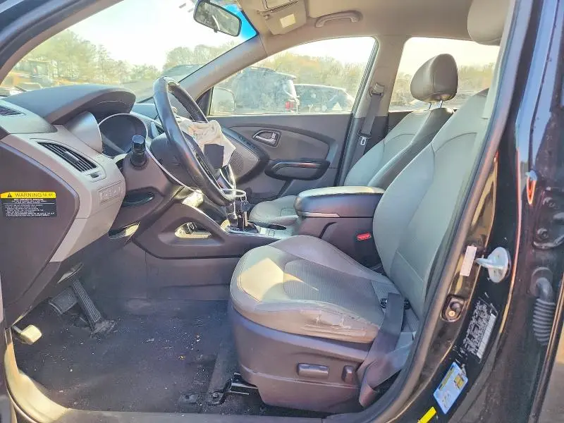 2015 HYUNDAI TUCSON SE  