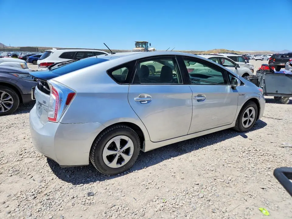 2015 TOYOTA PRIUS TWO  