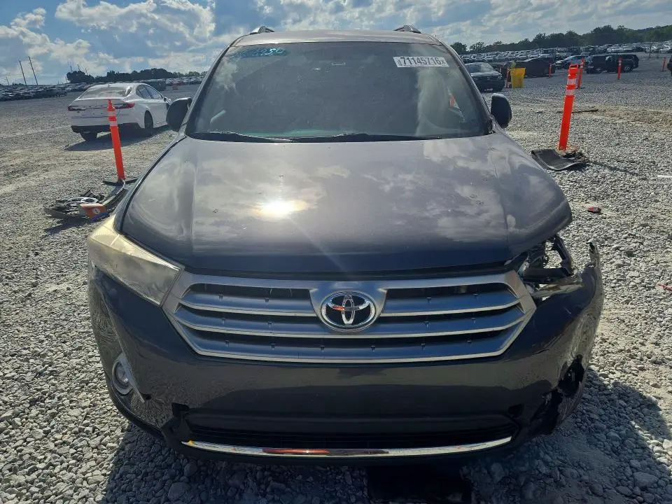 2013 TOYOTA HIGHLANDER PLUS  