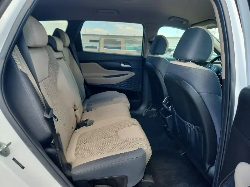 2020 HYUNDAI SANTA FE SE  