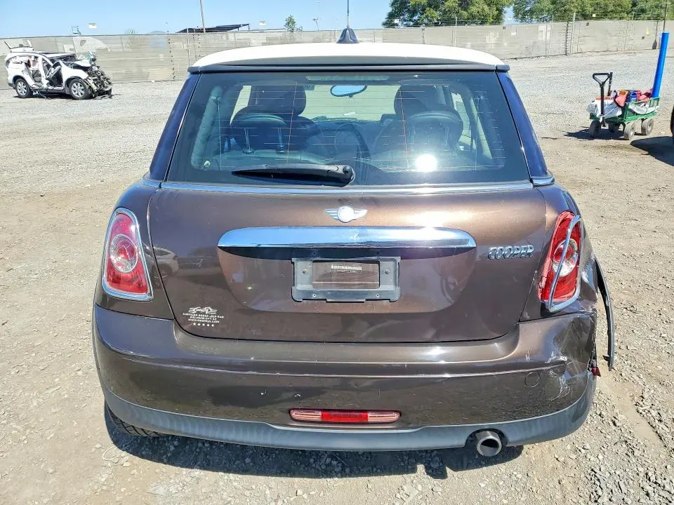 2012 MINI COOPER   