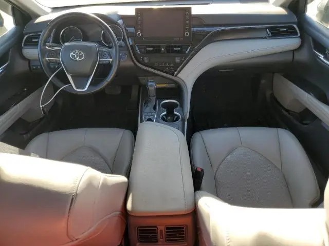 2021 TOYOTA CAMRY XLE  