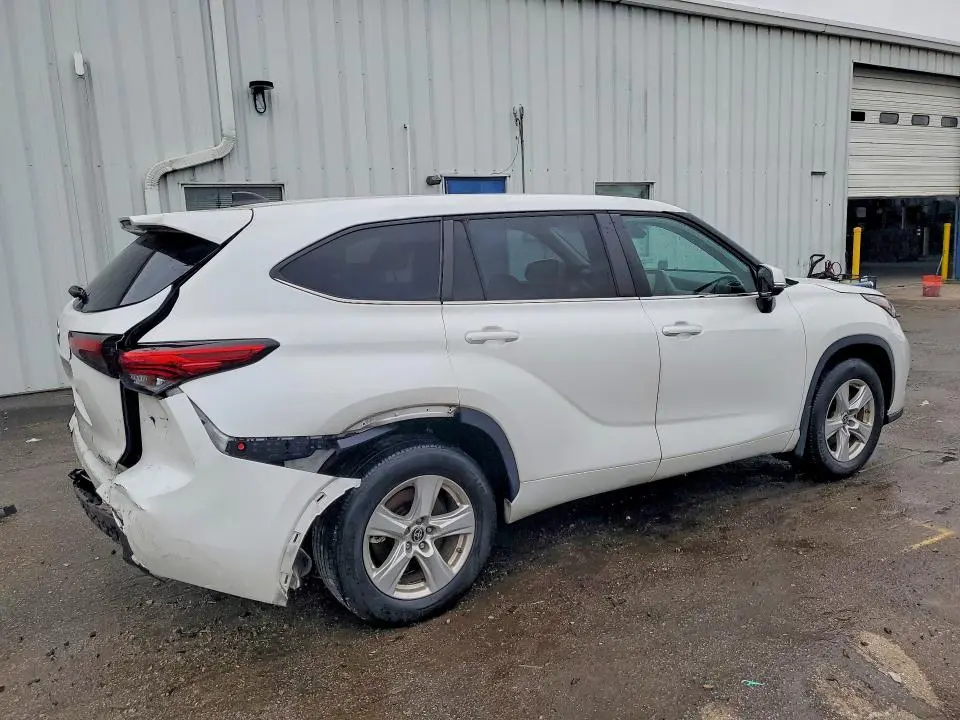2023 TOYOTA HIGHLANDER LE  