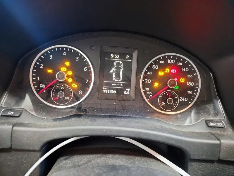 2011 VOLKSWAGEN TIGUAN S  