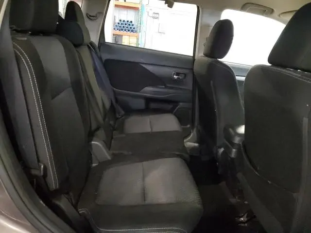 2017 MITSUBISHI OUTLANDER SE  