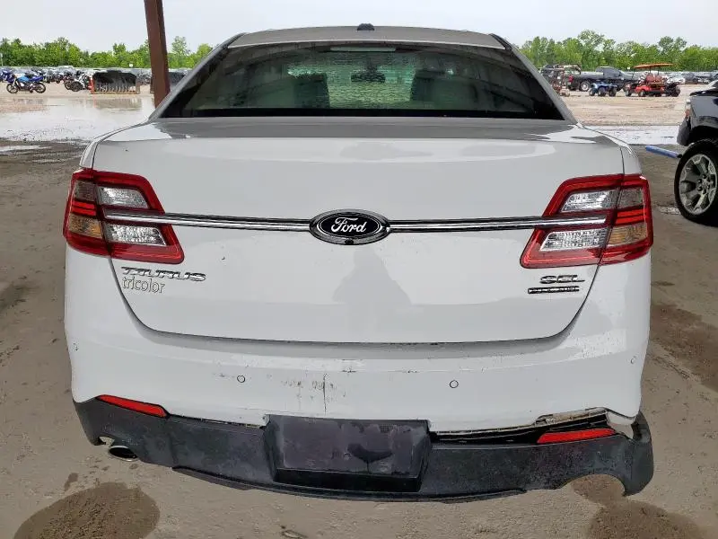 2018 FORD TAURUS SEL  