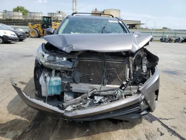 2018 TOYOTA HIGHLANDER SE  
