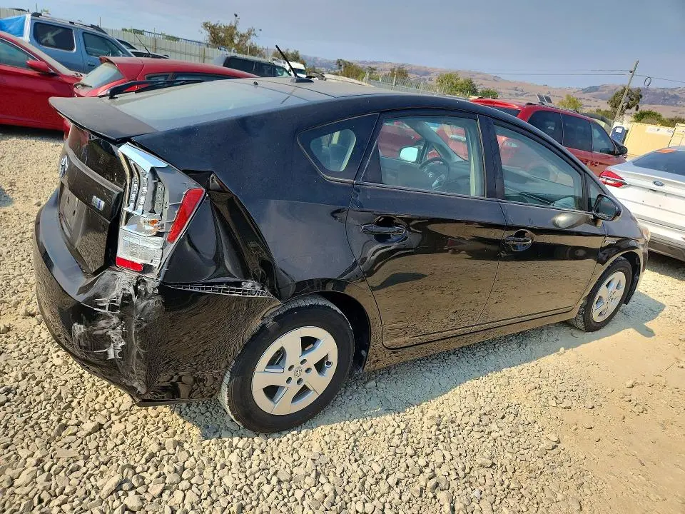 2011 TOYOTA PRIUS THREE  
