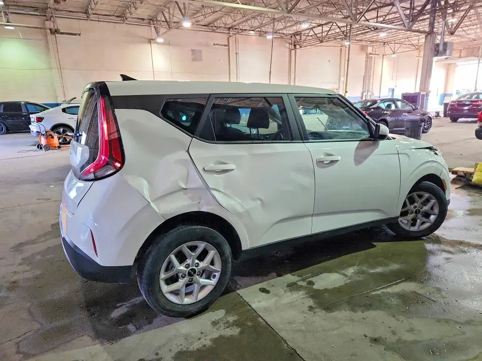 2025 KIA SOUL LX  