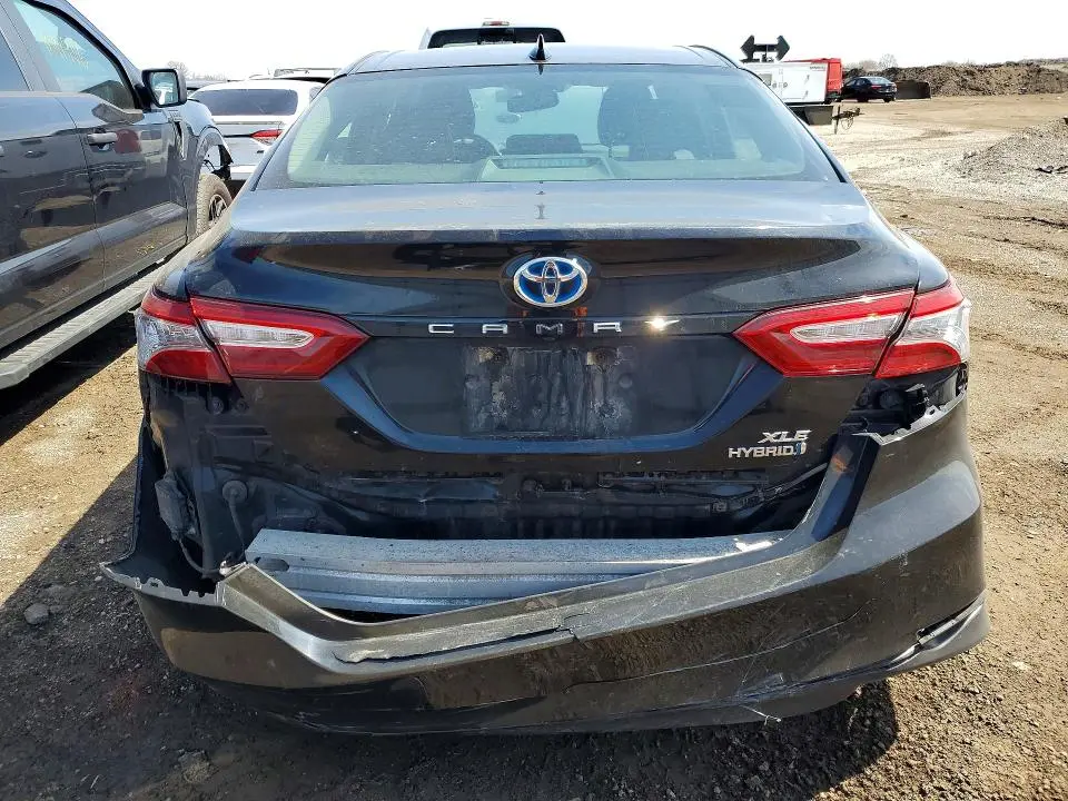 2020 TOYOTA CAMRY XLE  