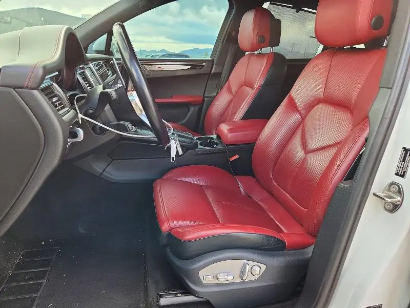 2015 PORSCHE MACAN S  