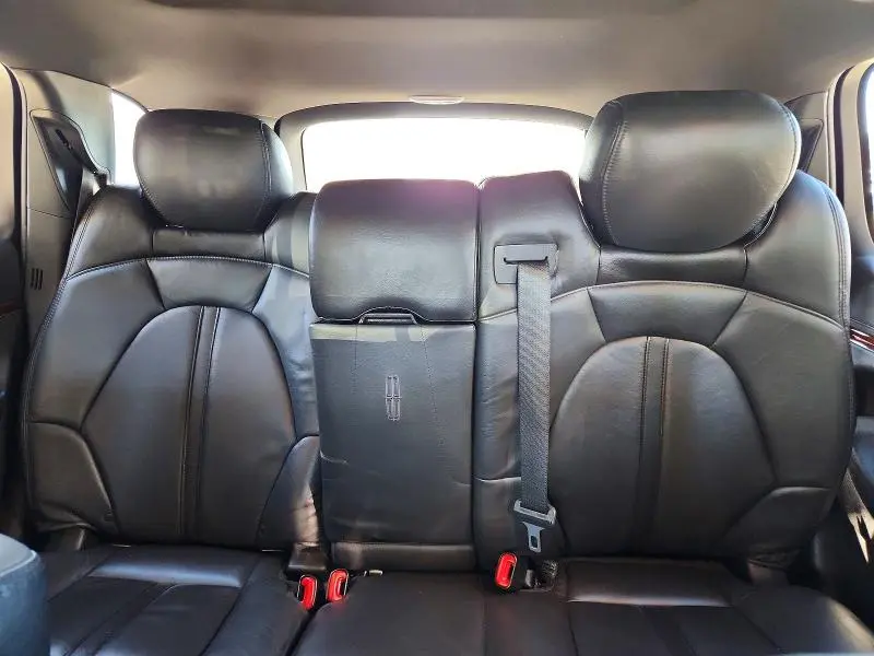 2014 LINCOLN MKT   