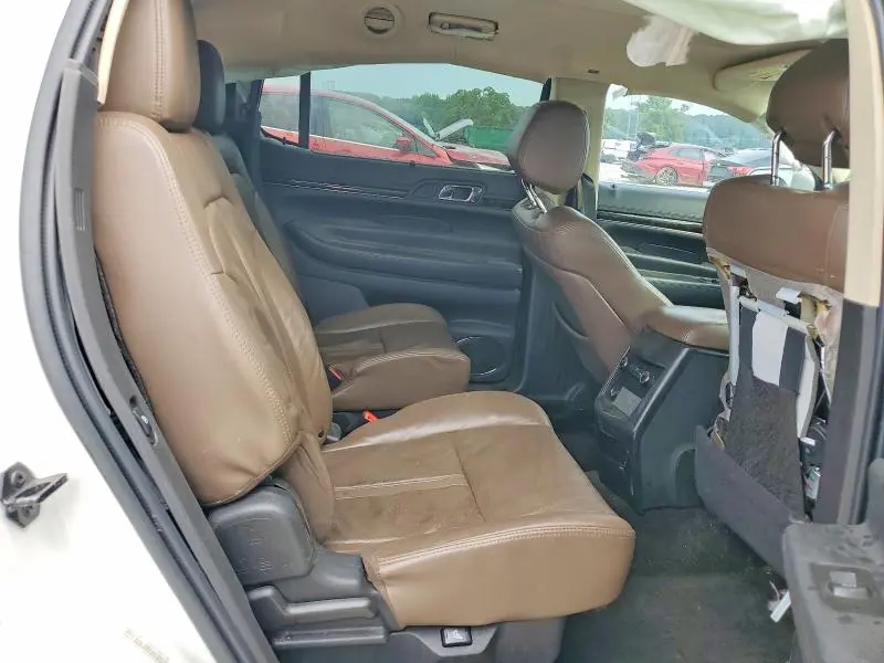 2017 LINCOLN MKT   