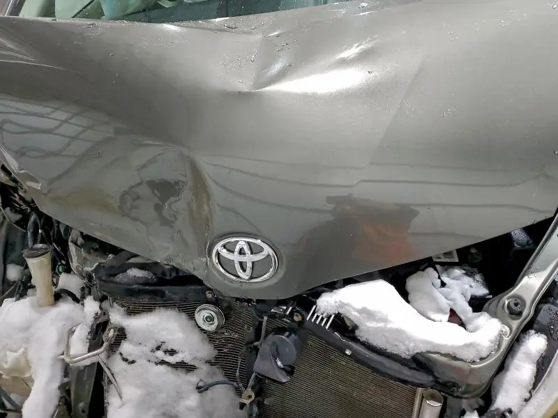 2011 TOYOTA SIENNA XLE  