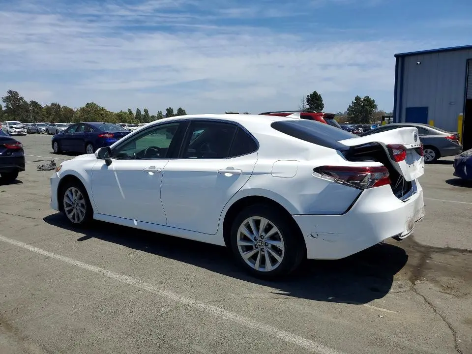2021 TOYOTA CAMRY LE  