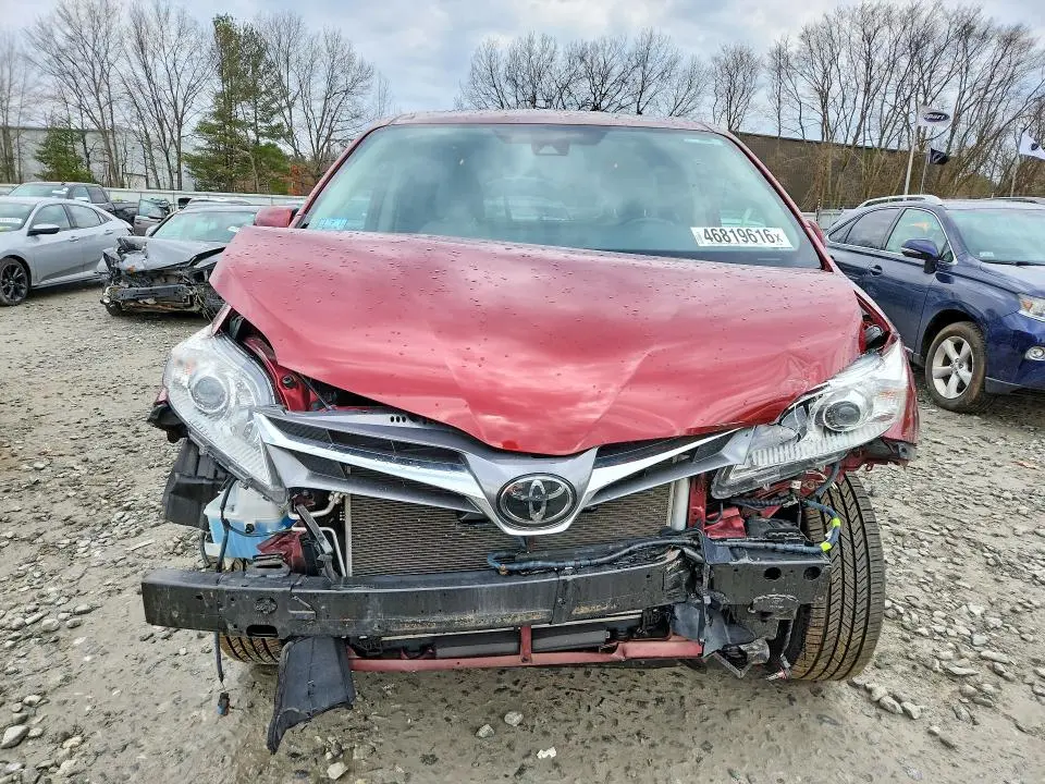 2020 TOYOTA SIENNA XLE 8-PASSENGER  