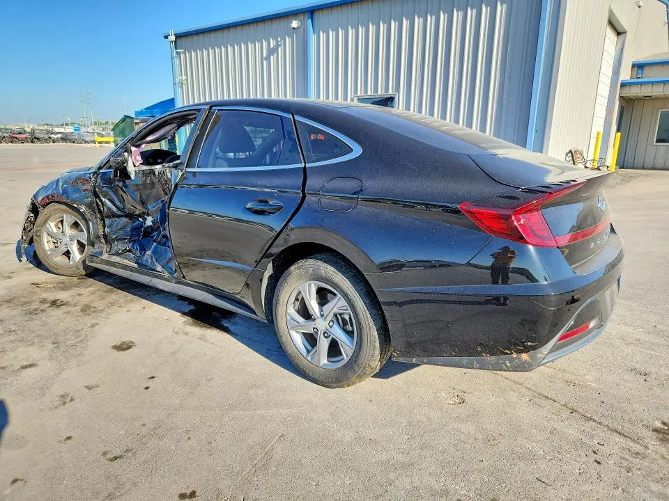 2023 HYUNDAI SONATA SE  
