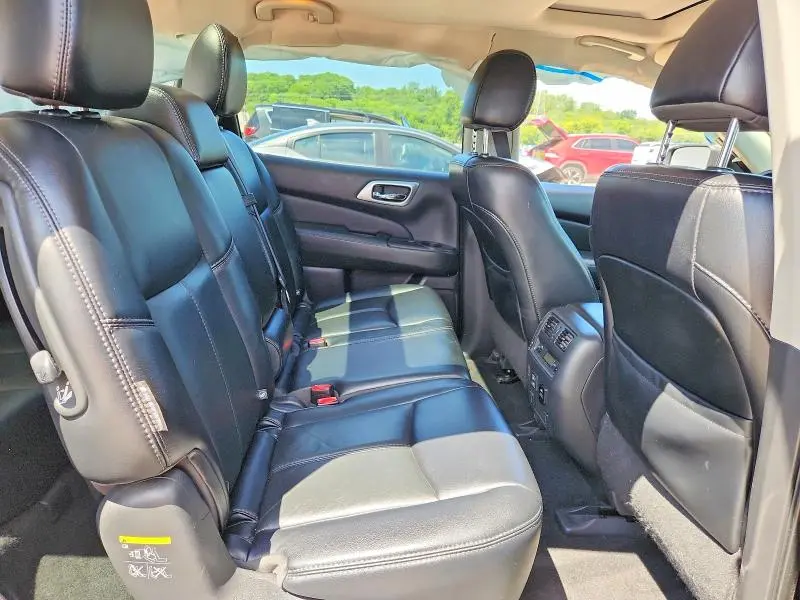 2018 NISSAN PATHFINDER SL  