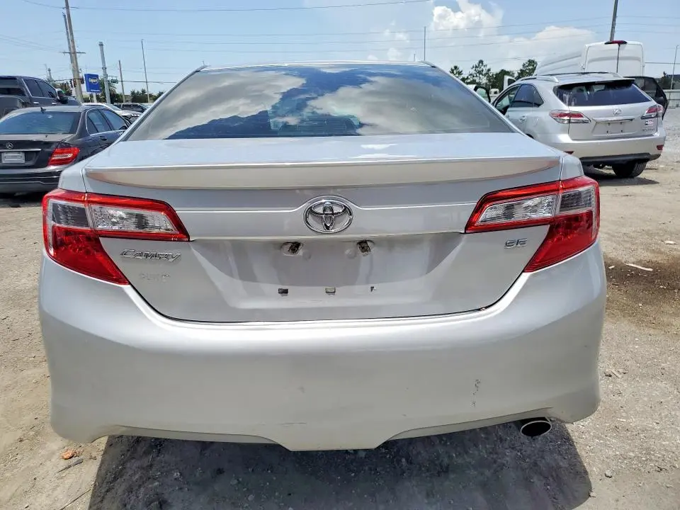2013 TOYOTA CAMRY SE  