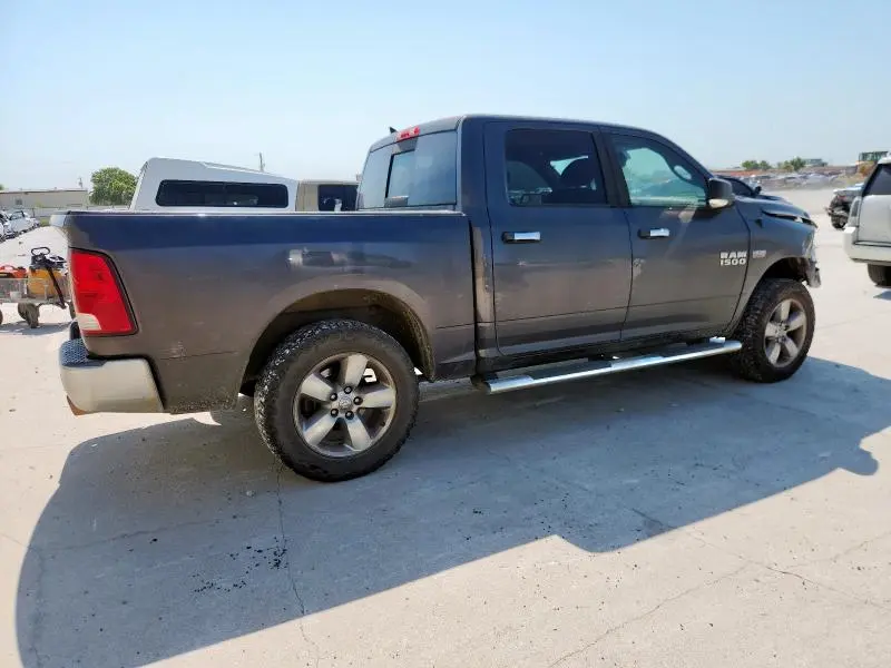 2016 RAM 1500 SLT  