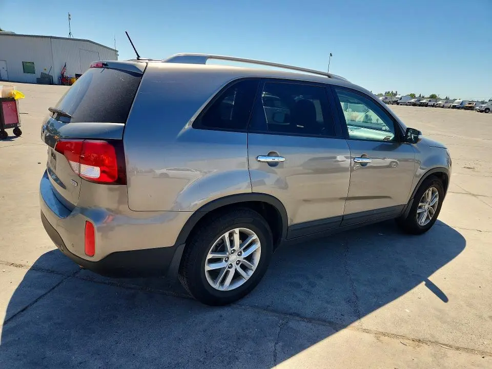 2015 KIA SORENTO LX  