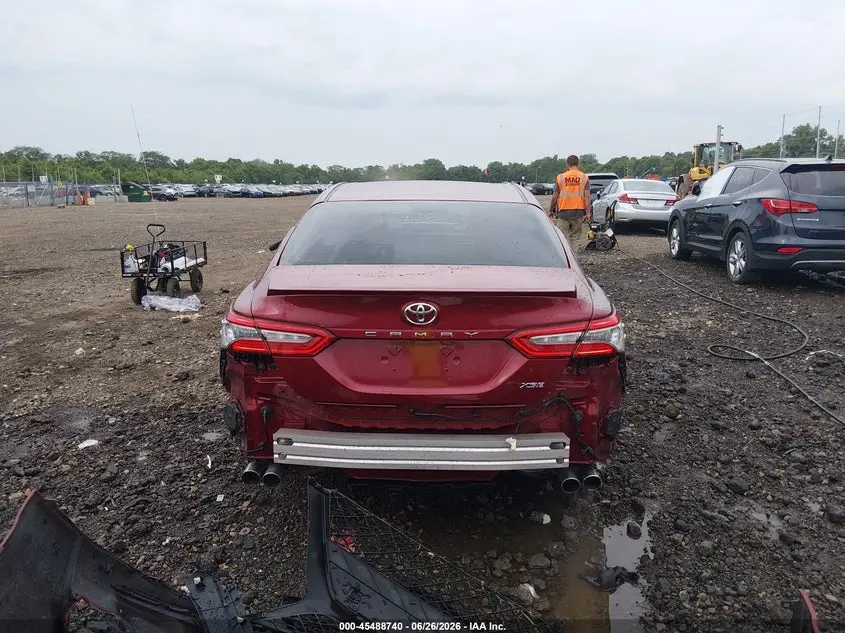2018 TOYOTA CAMRY XSE