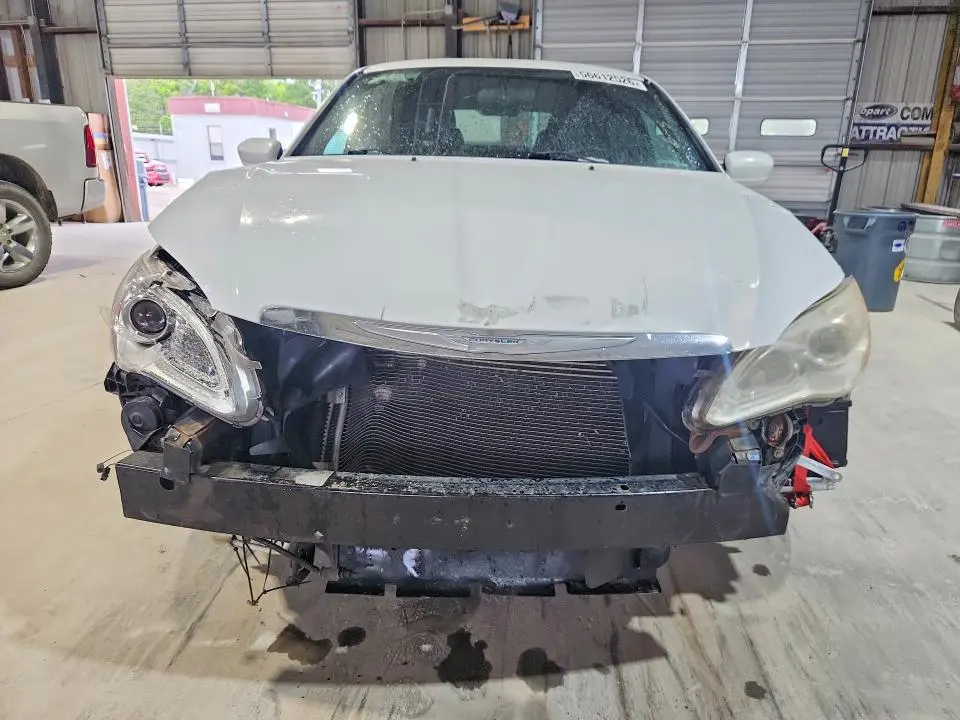 2014 CHRYSLER 200 LX  