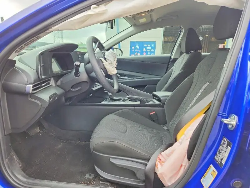 2024 HYUNDAI ELANTRA SE  