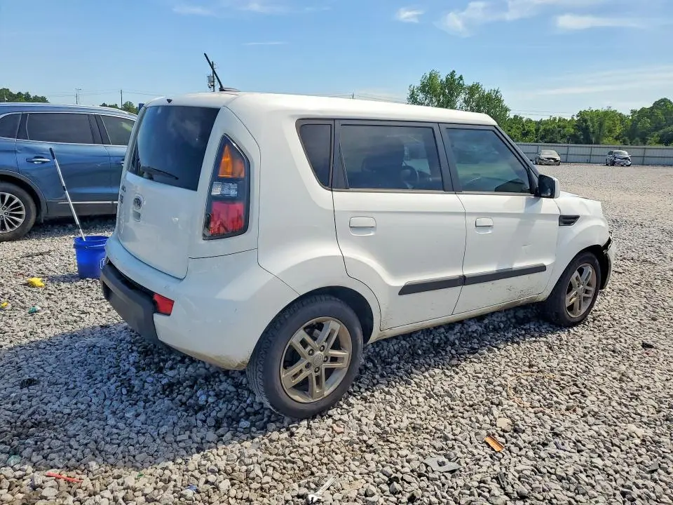 2010 KIA SOUL +  