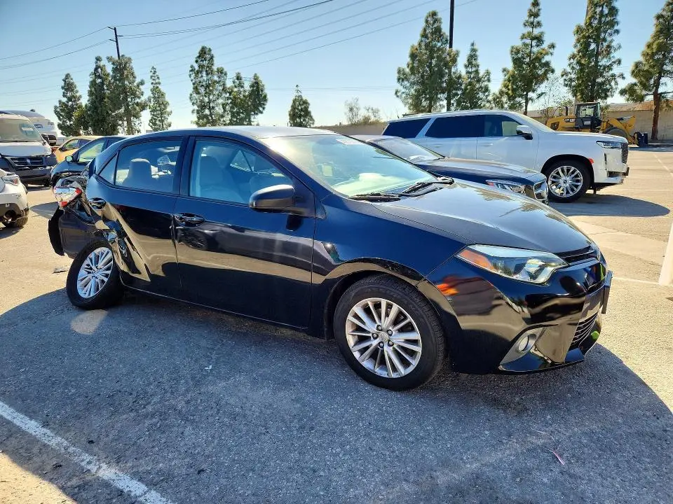 2015 TOYOTA COROLLA LE PLUS  