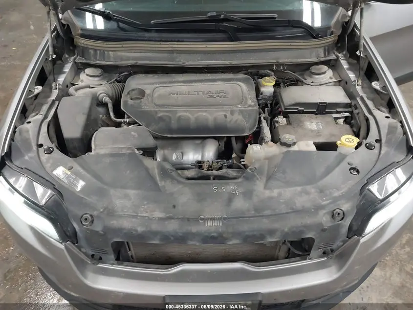 2019 JEEP CHEROKEE LATITUDE 4X4