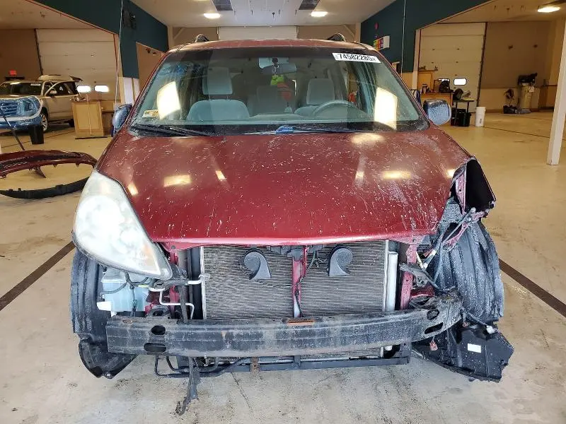 2010 TOYOTA SIENNA CE  