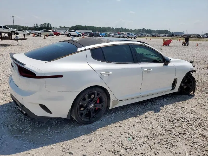 2019 KIA STINGER GT2  