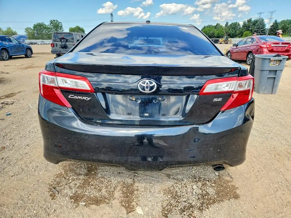 2013 TOYOTA CAMRY SE  
