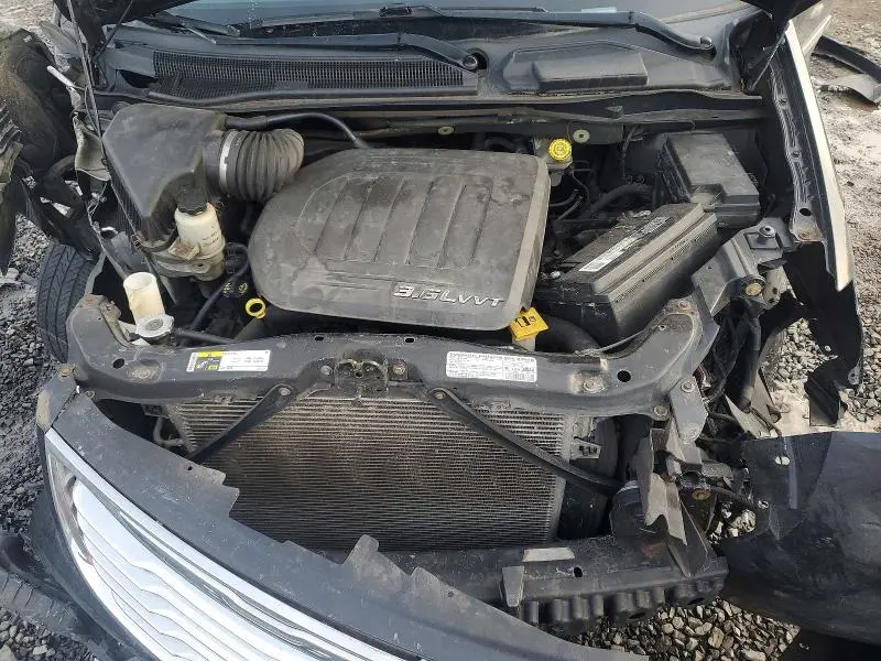 2013 CHRYSLER TOWN & COUNTRY TOURING  