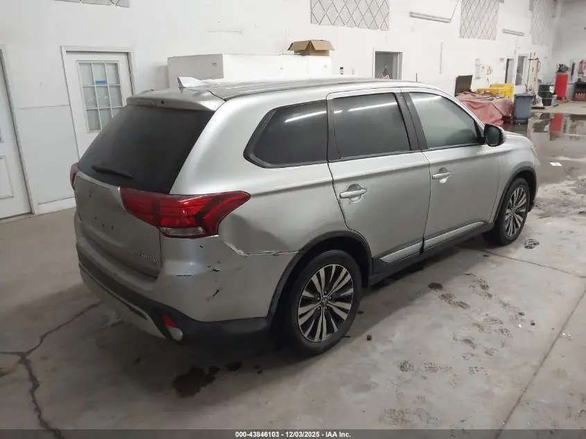 2019 MITSUBISHI OUTLANDER SE
