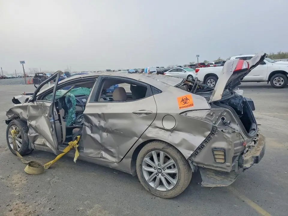2015 HYUNDAI ELANTRA SE  