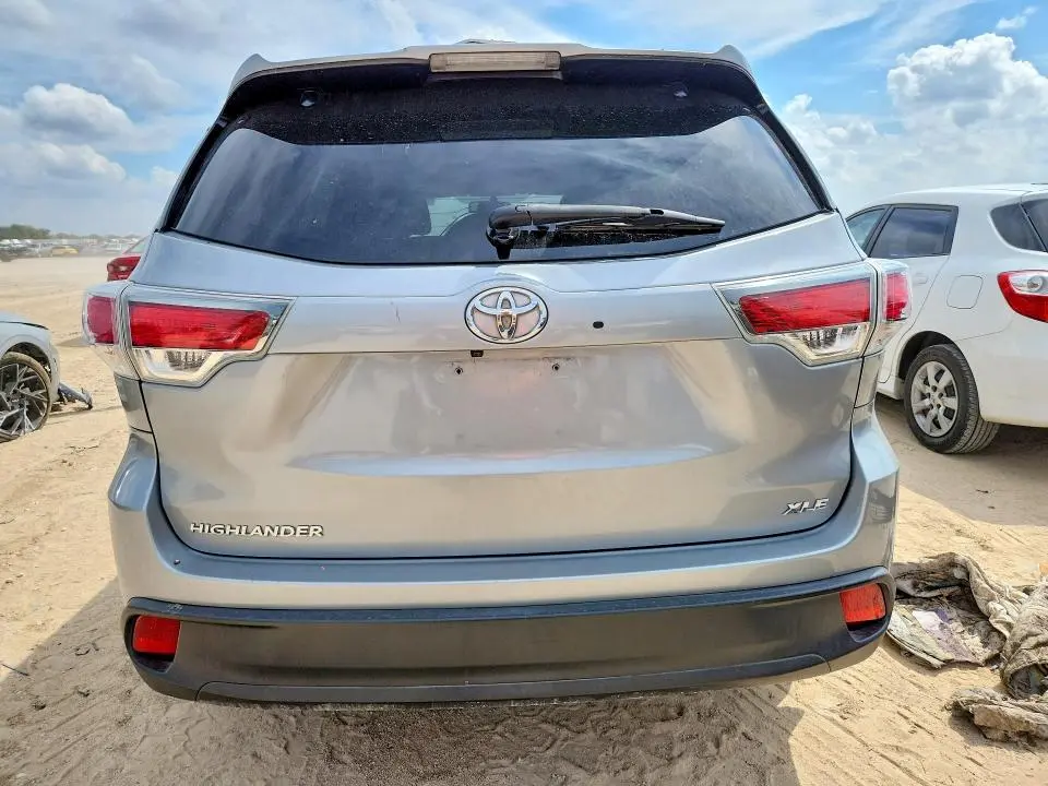 2015 TOYOTA HIGHLANDER XLE  