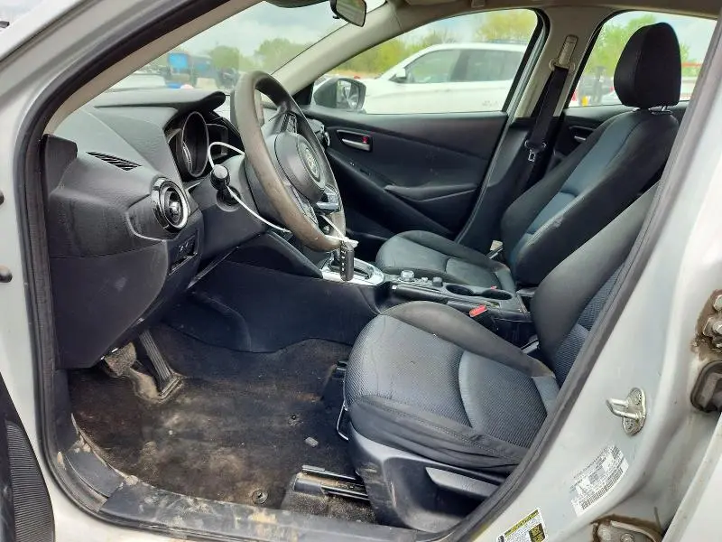 2019 TOYOTA YARIS LE  