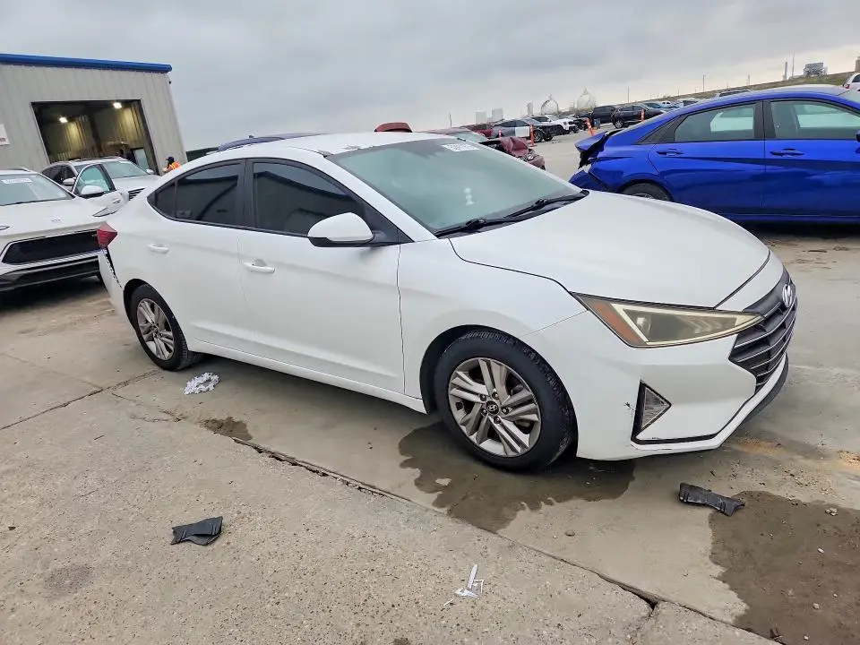 2019 HYUNDAI ELANTRA SEL  