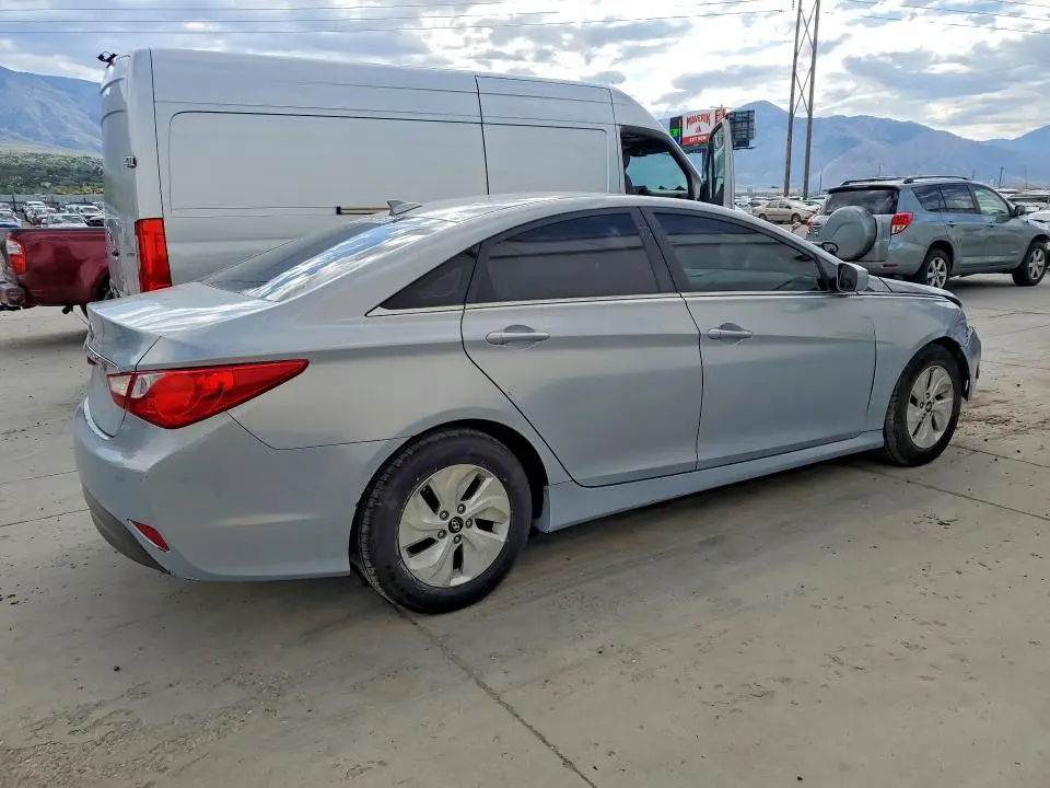 2014 HYUNDAI SONATA GLS  