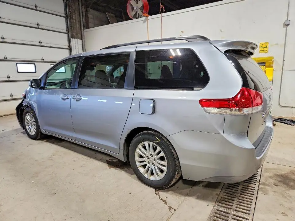 2012 TOYOTA SIENNA XLE 8-PASSENGER  