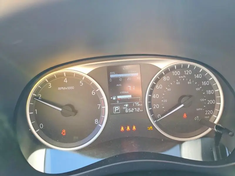 2021 NISSAN KICKS S  