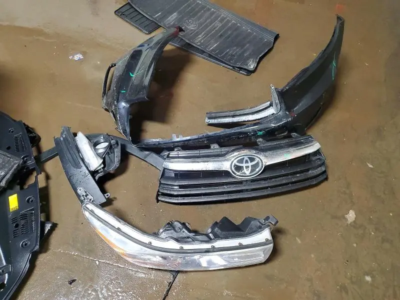 2016 TOYOTA HIGHLANDER LIMITED  