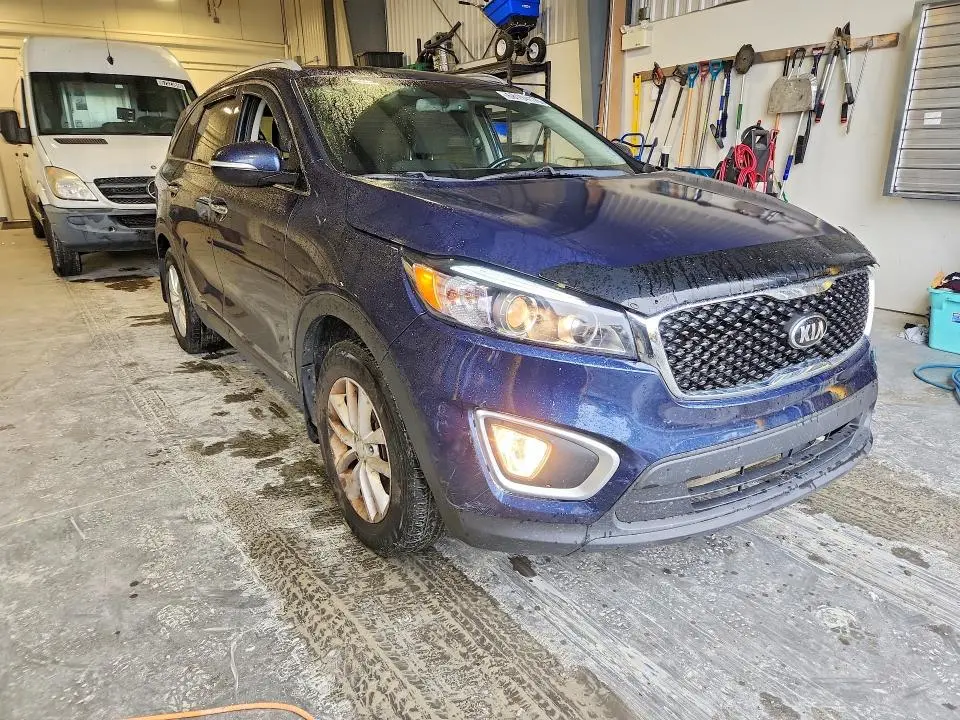 2017 KIA SORENTO LX  